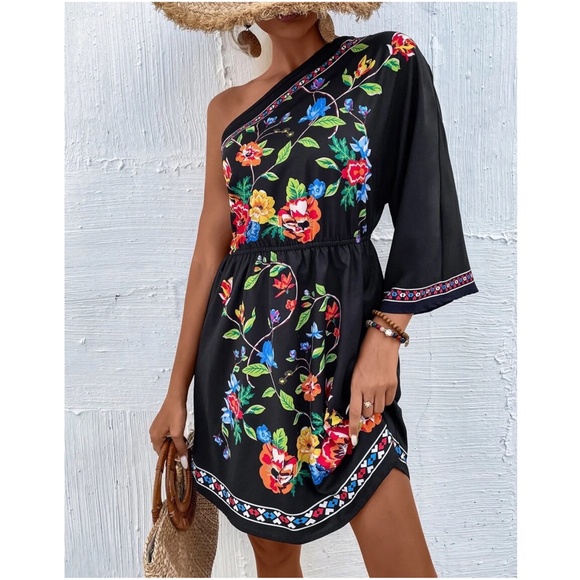 022 Bohemian Floral Print One Shoulder Dress - Picture 3 of 9
